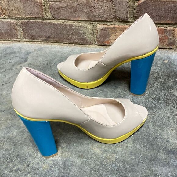 Yoki Nude Peep Toe Block Heel Size 8 NWOT - Picture 4 of 6